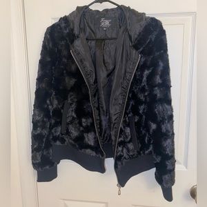 Forever flower. Faux fur jacket. Size: large. Perfect condition. Waist length.